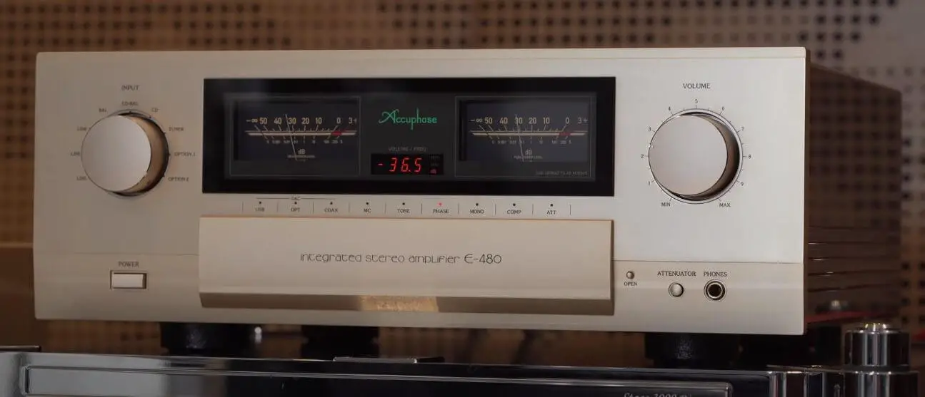 Accuphase E480 amplifier