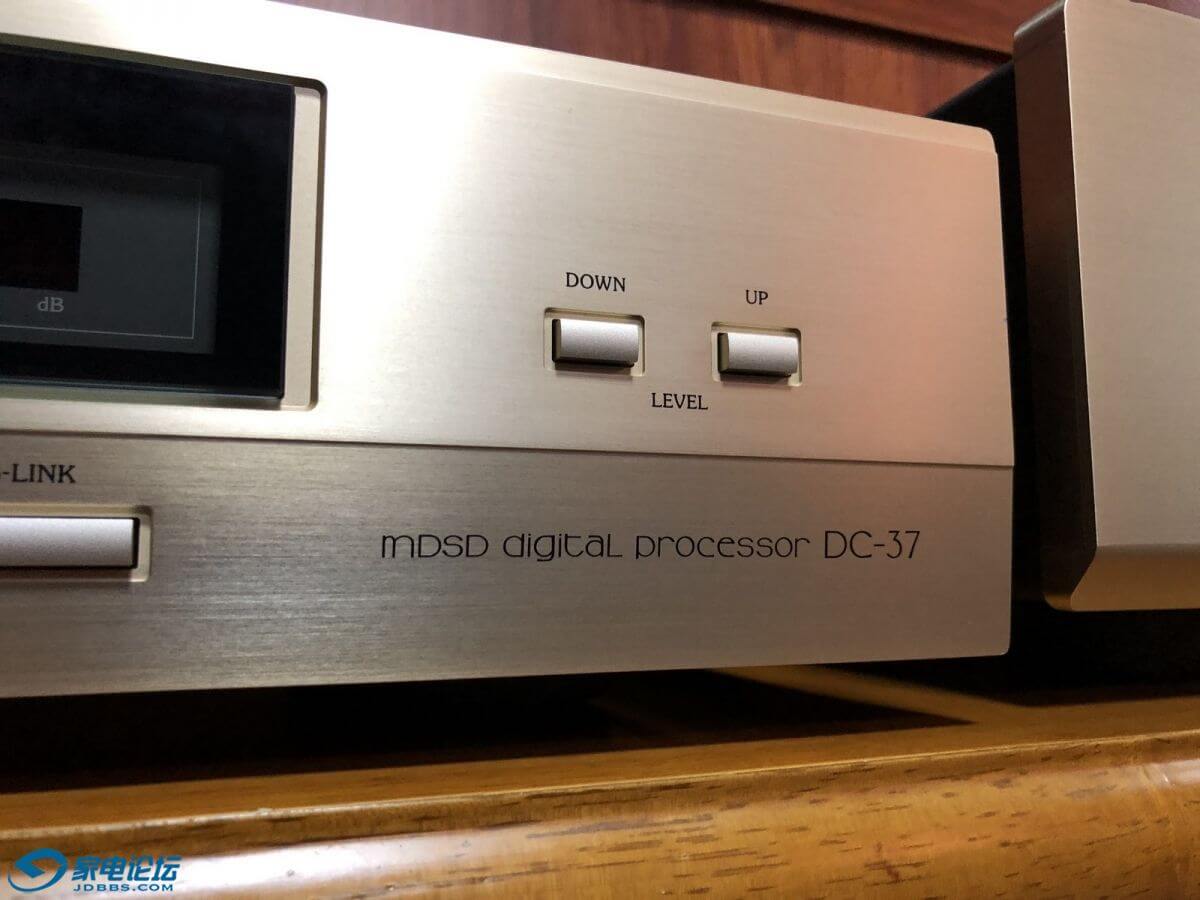 accuphase dc-37 DAC