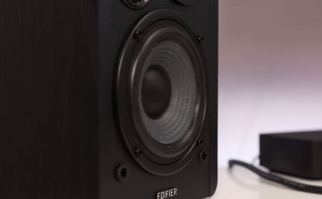 Edifier R1280DB speaker