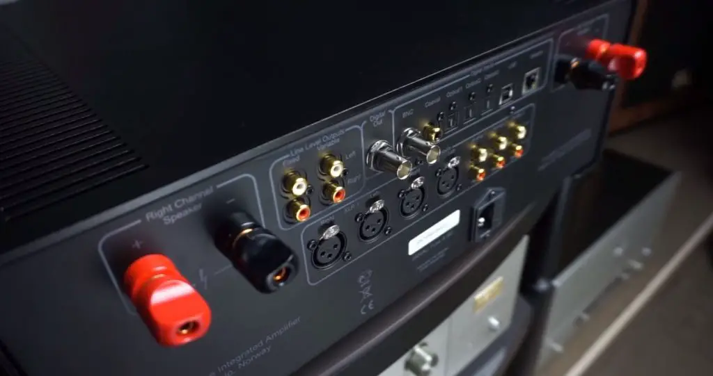 Hegel Reference H590 amplifiernetwork DAC