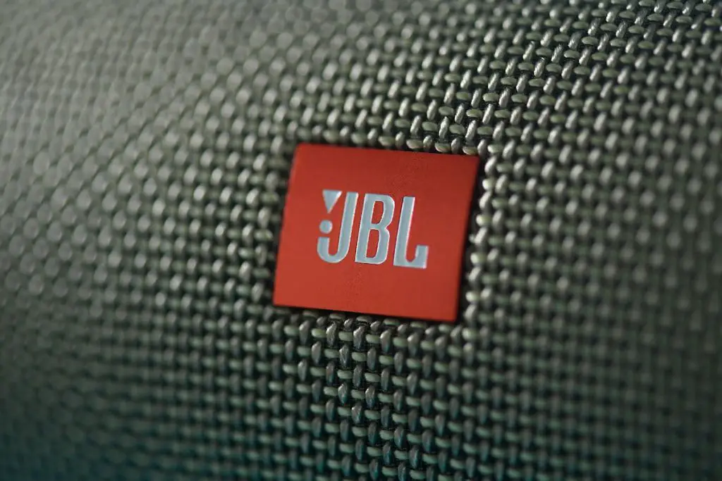 JBL Charge 4 logo