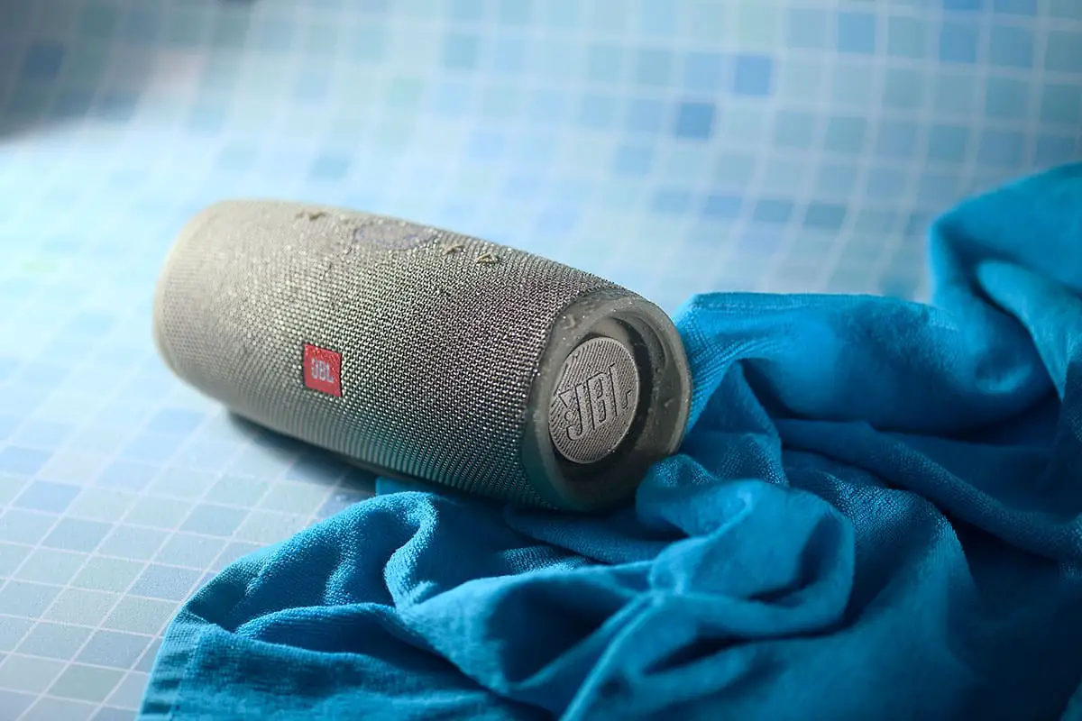 JBL Charge 4 wireless speaker review