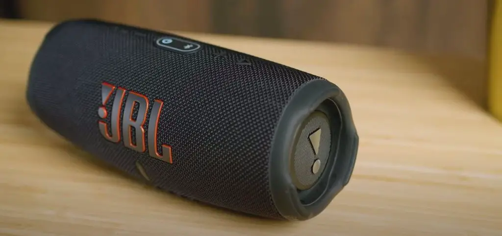 JBL Charge 5 bluetooth speaker review