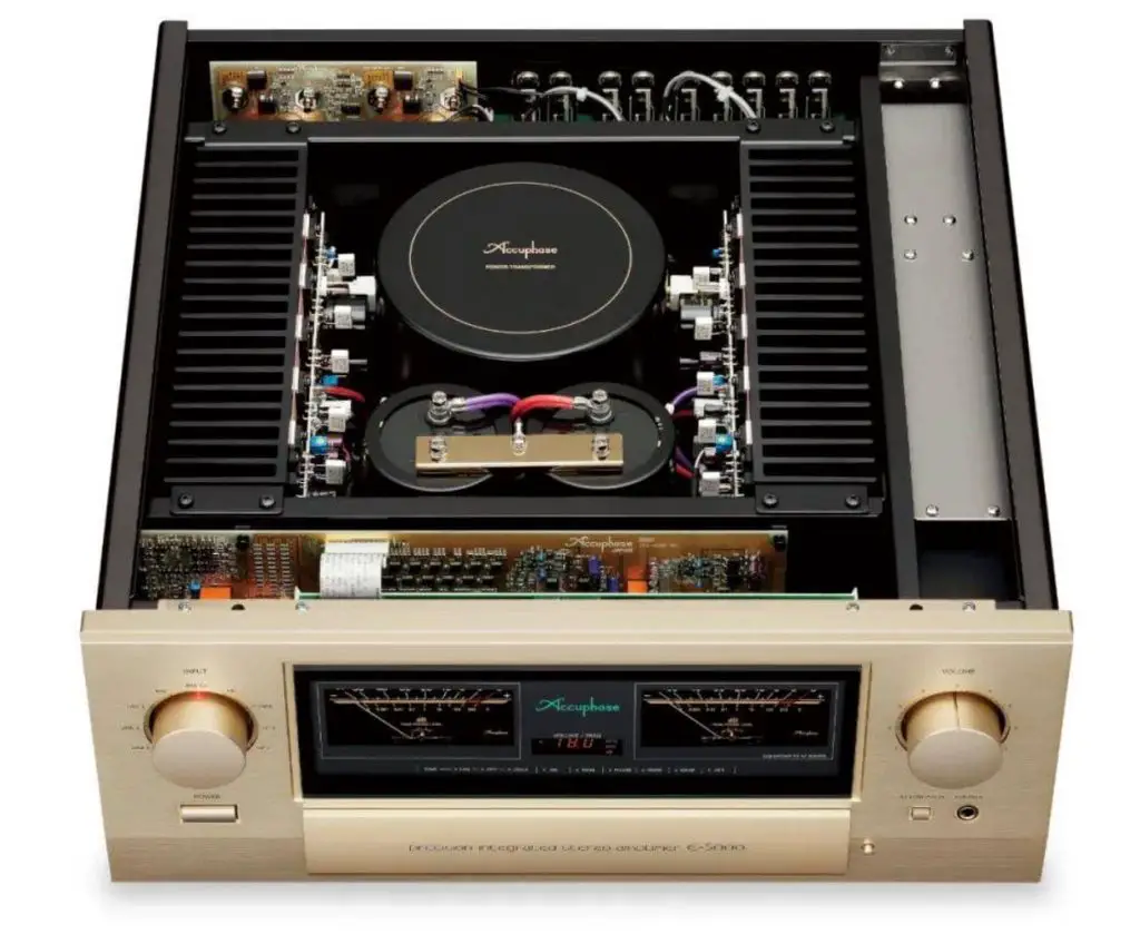 Accuphase E-5000 Stereo Integrated Amplifier inside
