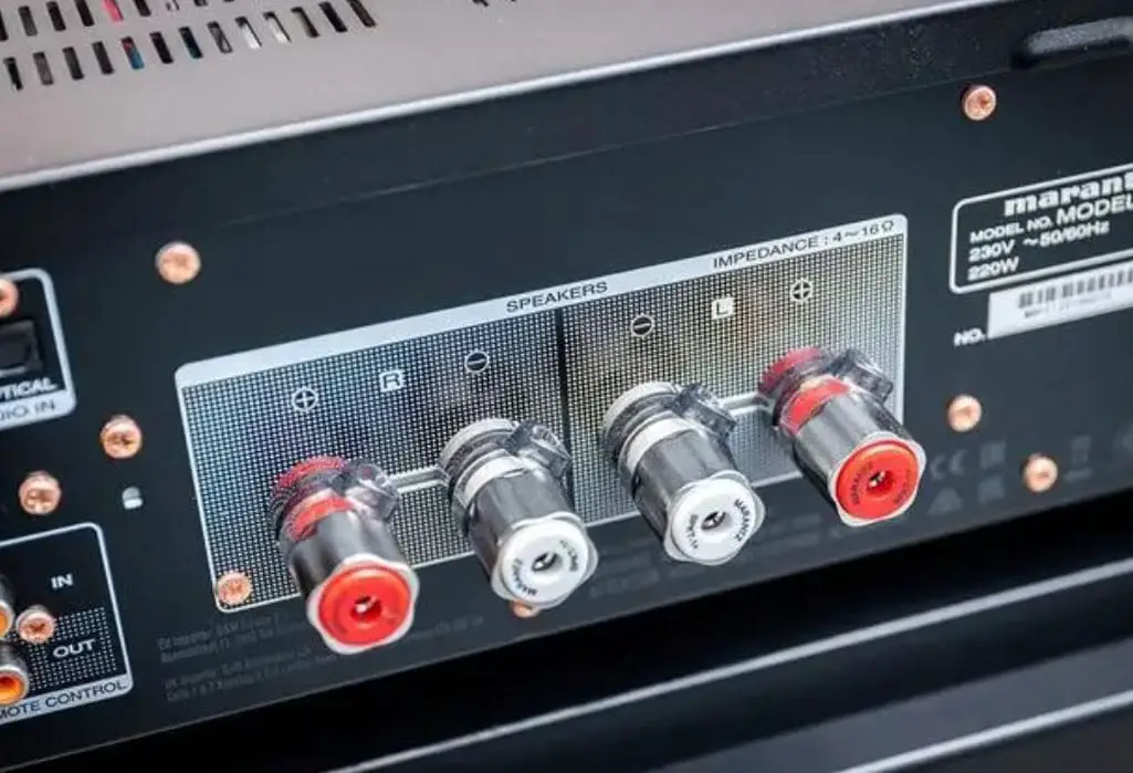 Marantz Model 40n Integrated Stereo Amplifier back connections